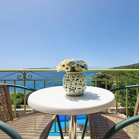 With Sea Access Вилла *