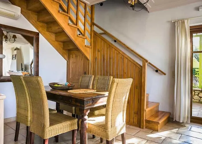 Villa With Sea Access